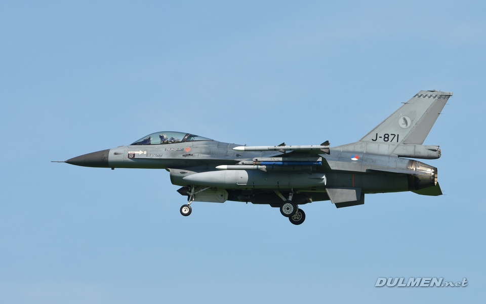 F-16AM J-871 322sqn